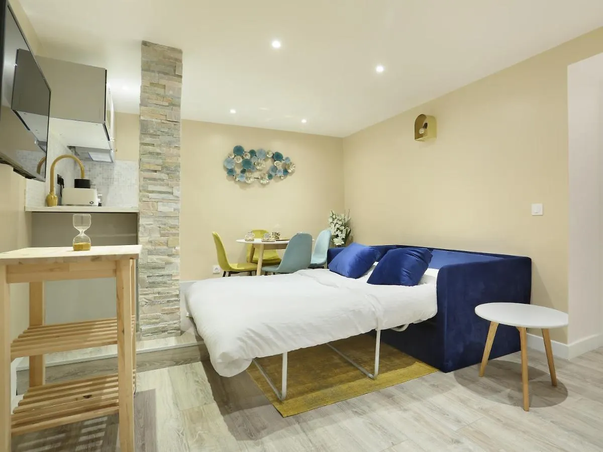 Apartment St Honoré Paris