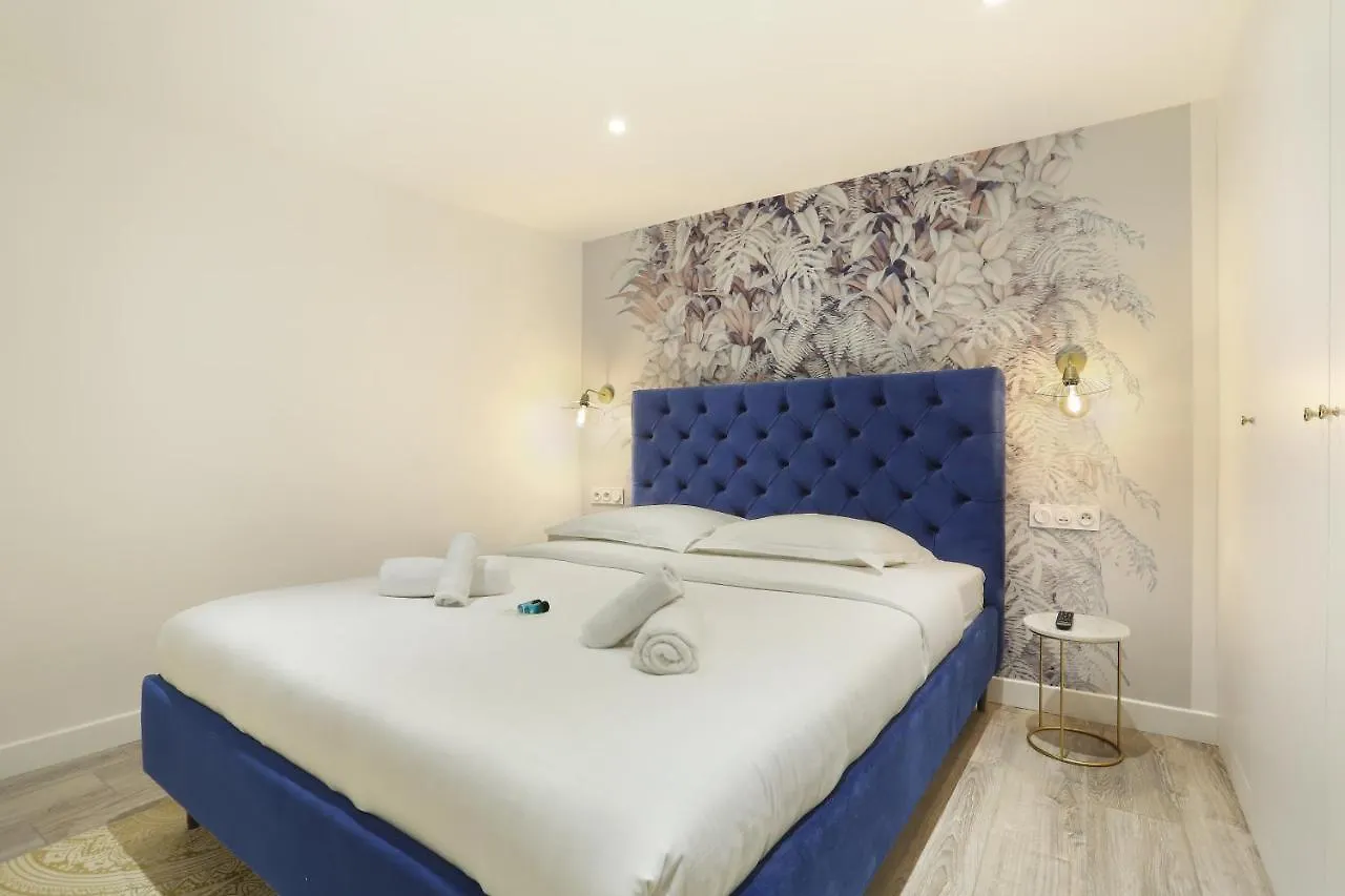Rent A Room - Apartment St Honore Paris 0*,  France